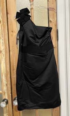 Nue by Shani one shoulder bow detail Size 12